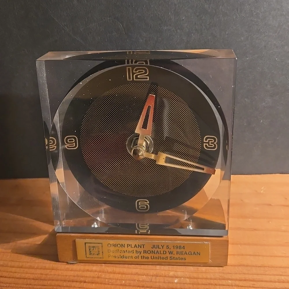 RARE 1984 GM ORION PLANT OHIO PRESIDENT RONALD REAGAN DEDICATION DESK CLOCK